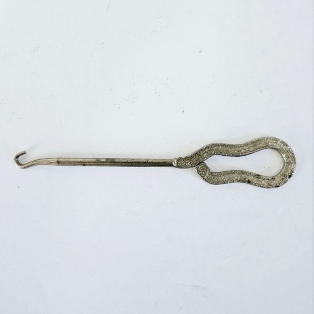 Vintage Antique Decorative Swirl Silver Tone Shoe Button Hook Victorian Style